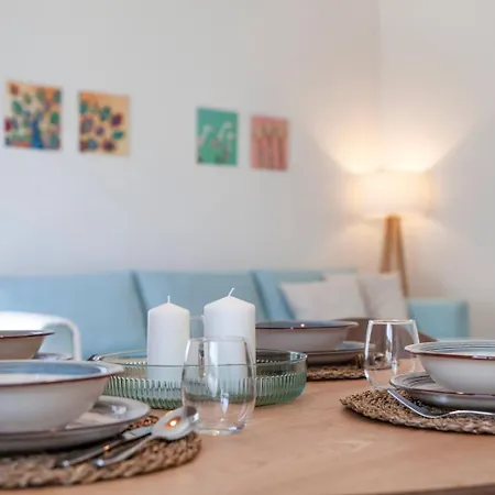 Brand New Duplex In Pueblo דירה *